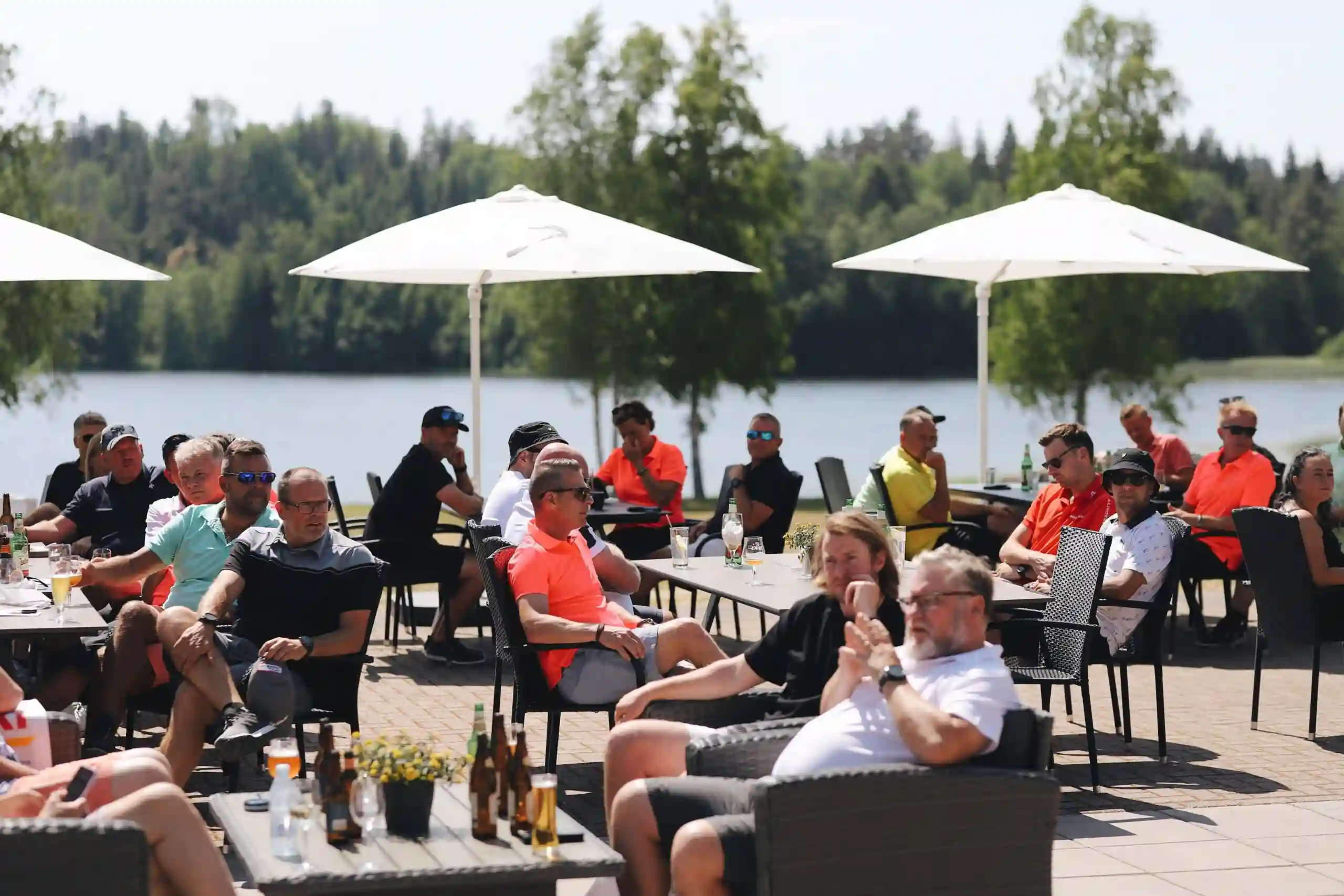 Golfpaket - uteservering i solen