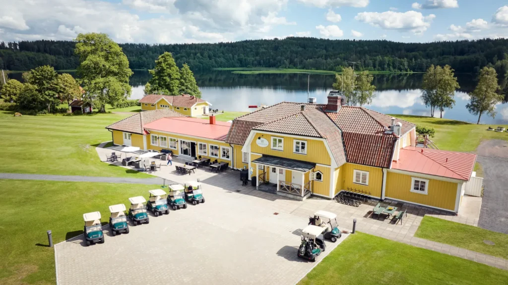 Golf med boende - Wiredaholms Golf & konferens anläggning